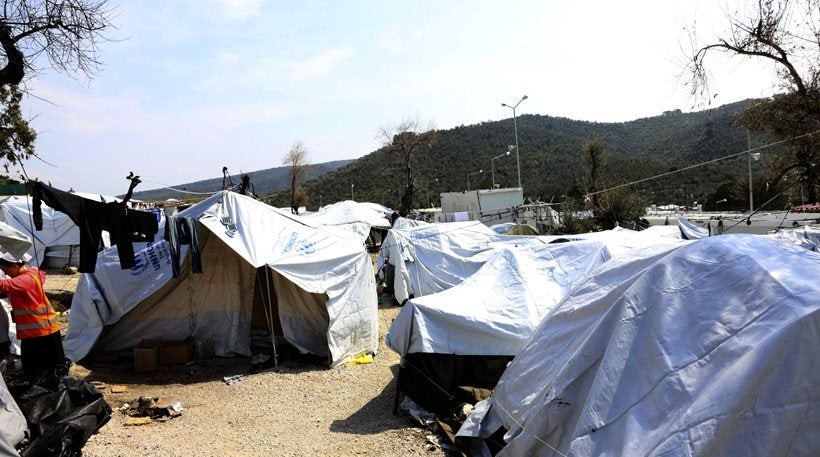 Σε κατάσταση ασφυξίας τα νησιά από πρόσφυγες και παράνομους μετανάστες: Πάνω από 15.200 οι εγκλωβισμένοι